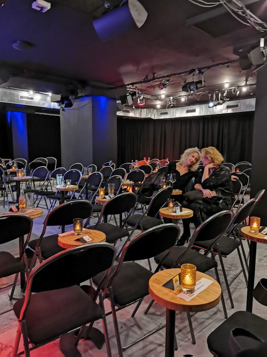 Comedy Club Haug | Boompjeskade 11, 3011 XE Rotterdam, Netherlands | Phone: 06 21867424