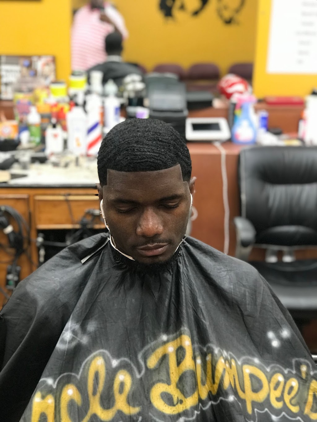 Uncle Bumpees Barber Shoppe | 7967 Cincinnati Dayton Rd suite n, West Chester Township, OH 45069, USA | Phone: (513) 847-6146