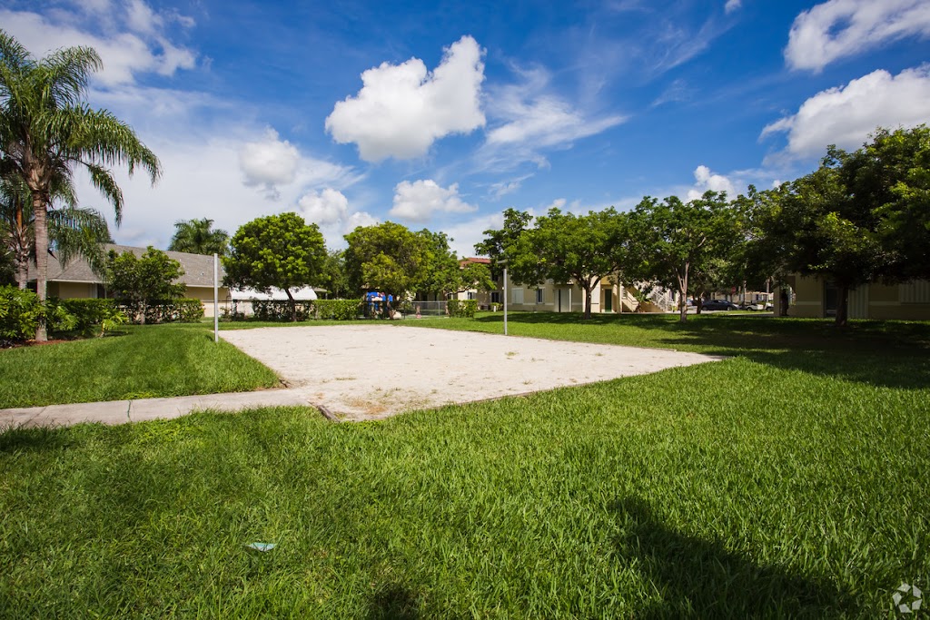 Hidden Grove Apartments in Homestead | 13815 SW 271st Terrace, Homestead, FL 33032, USA | Phone: (305) 258-1690