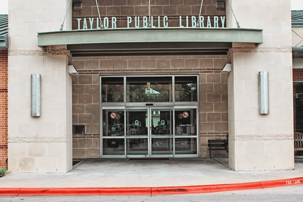 Taylor Public Library - library  | Photo 5 of 10 | Address: 801 Vance St, Taylor, TX 76574, USA | Phone: (512) 352-3434