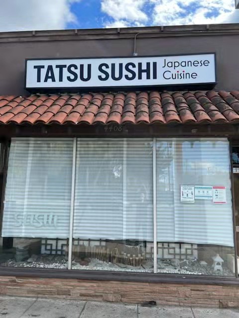 Tatsu Sushi Japanese Cuisine | 4408 W Magnolia Blvd, Burbank, CA 91505, USA | Phone: (818) 848-3769