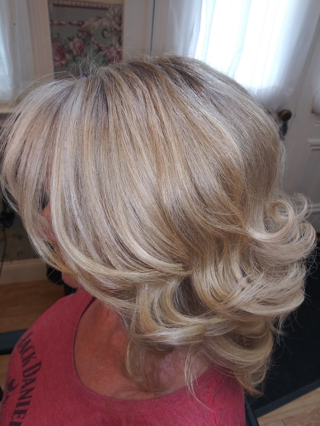 Elliot street salon | 159 Elliott St, Danvers, MA 01923, USA | Phone: (978) 766-1468