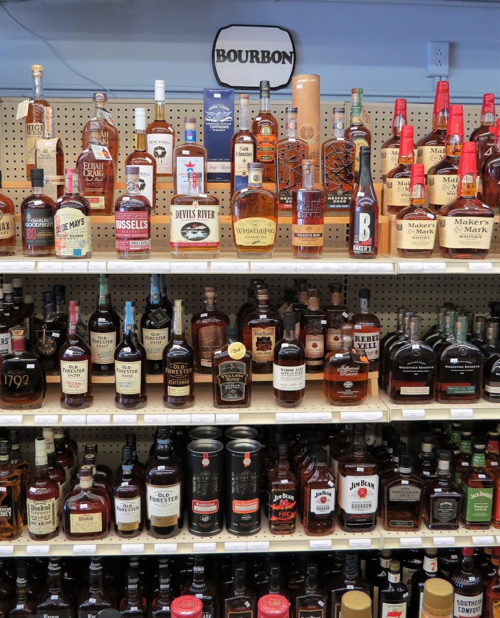 Redington Beach Liquors | 16901 Gulf Blvd, North Redington Beach, FL 33708 | Phone: (727) 393-7919