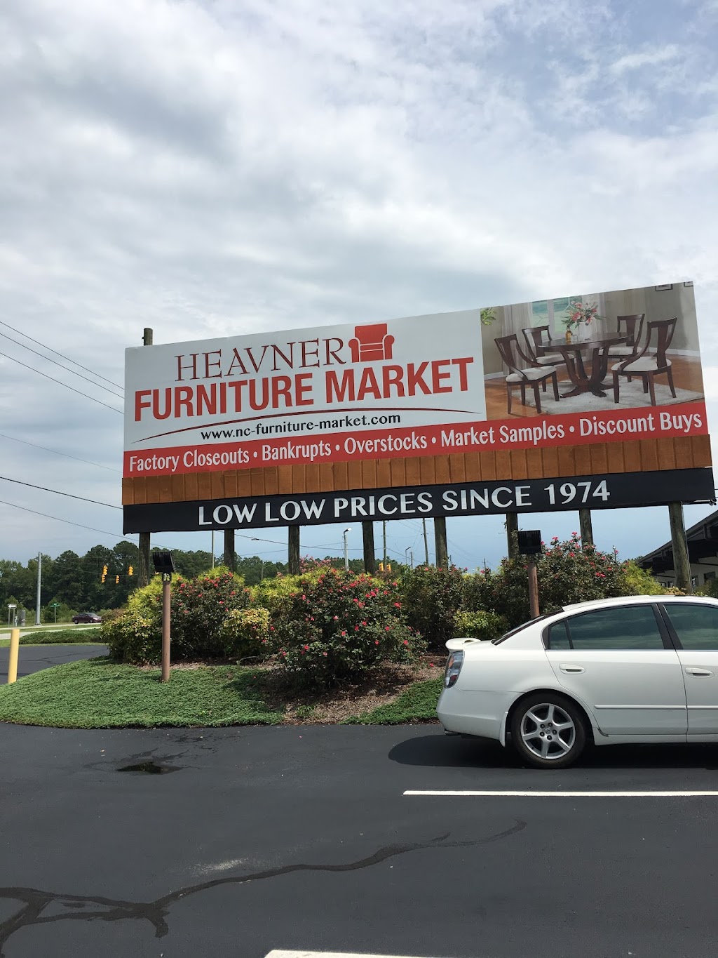 Heavner Furniture Market | 1701 W Market St, Smithfield, NC 27577, USA | Phone: (919) 934-0551