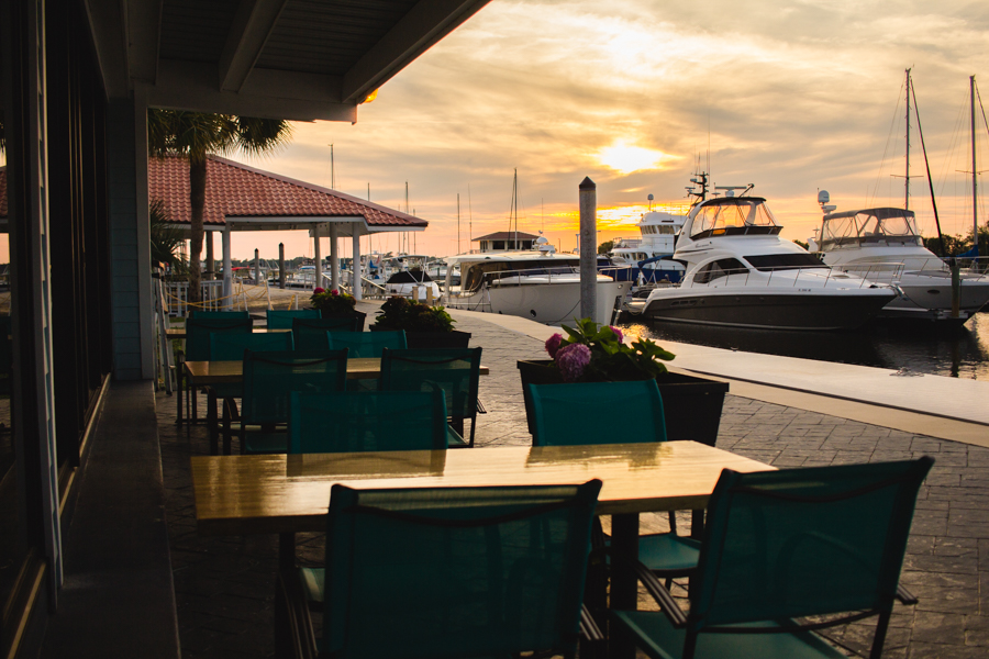 Mavi Waterfront Bar & Grill | 2309 Beach Blvd, Jacksonville Beach, FL 32250, USA | Phone: (904) 372-0045