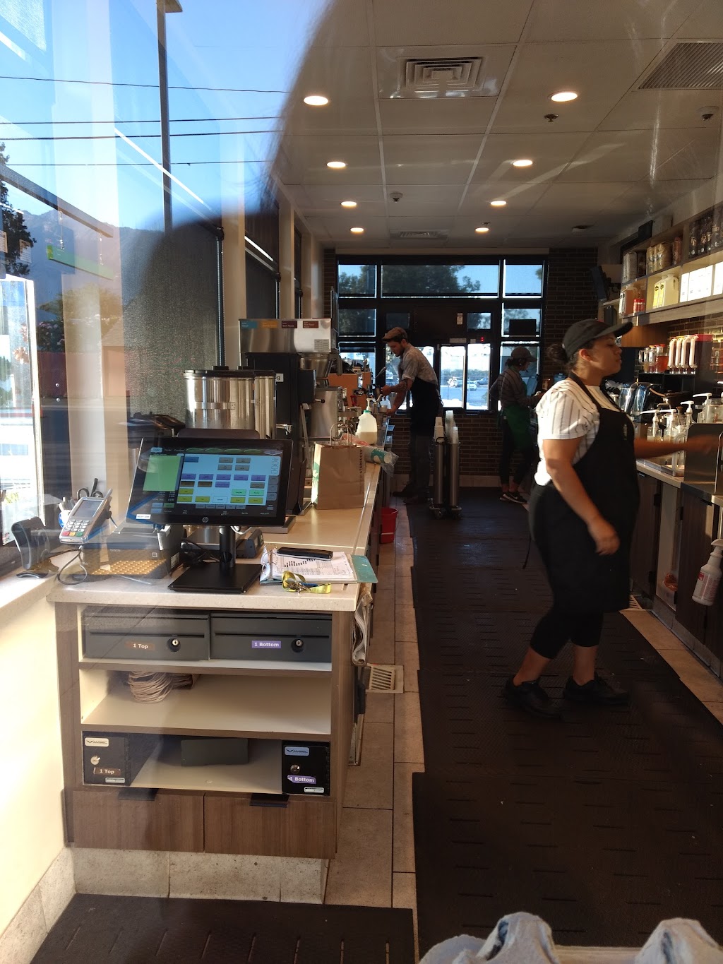 Starbucks | 2731 E Foothill Blvd, Pasadena, CA 91107, USA | Phone: (626) 658-6837