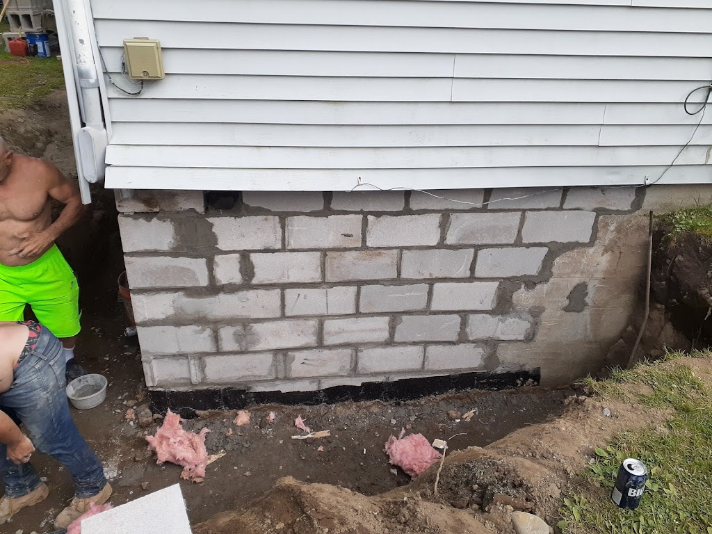 Best Bet Demolition llc | 104 Park St, Gloversville, NY 12078, USA | Phone: (518) 332-8453