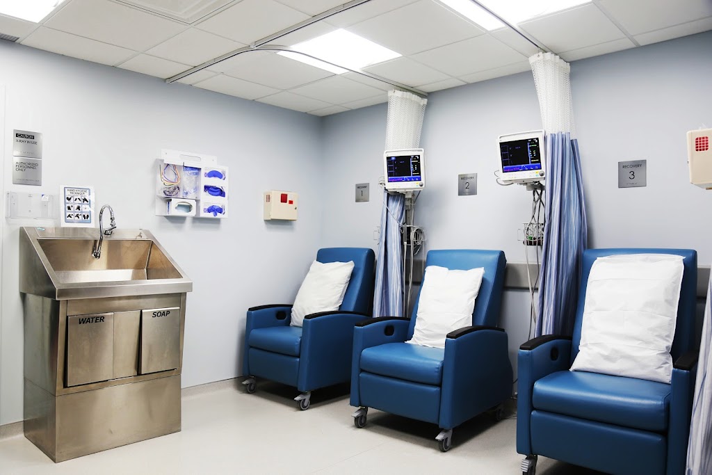 The Spine & Pain Institute of New York | 1 Hollow Ln #102, New Hyde Park, NY 11042, USA | Phone: (516) 587-5500