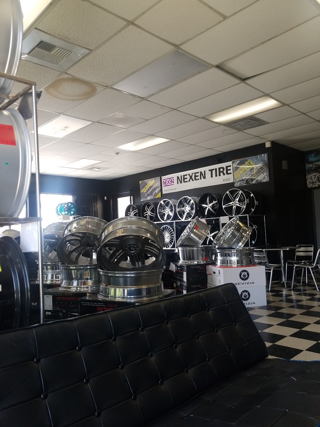 Rent-A-Wheel Custom Wheels & Tires in Covina, CA | 1101 N Azusa Ave #B-1, Covina, CA 91722, USA | Phone: (626) 332-3850