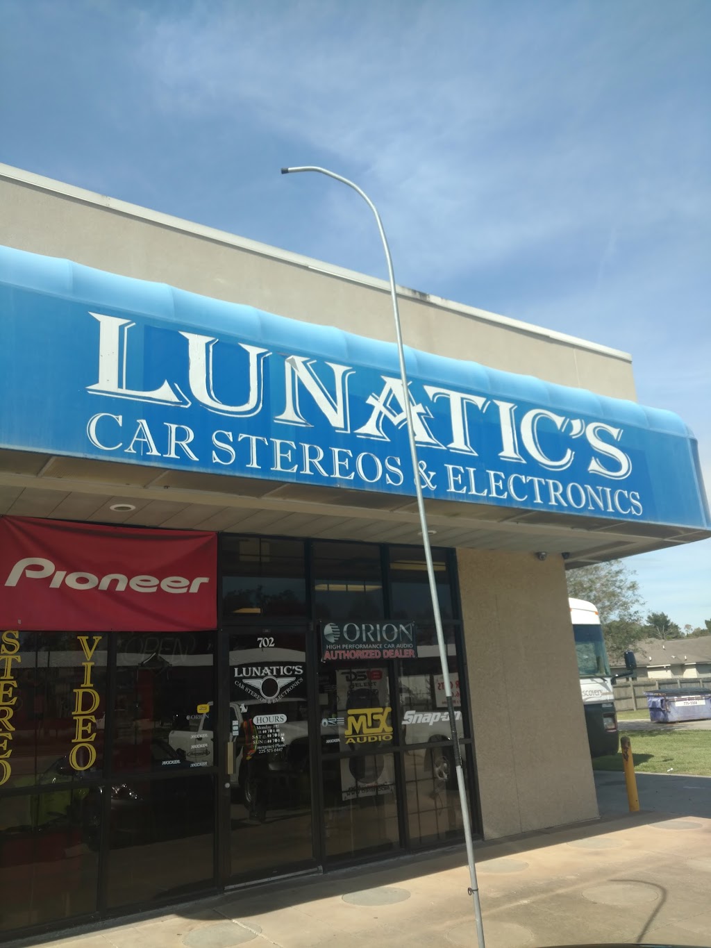 Lunatics Car Stero & Alarms | 702 ONeal Ln, Baton Rouge, LA 70816, USA | Phone: (225) 573-6447