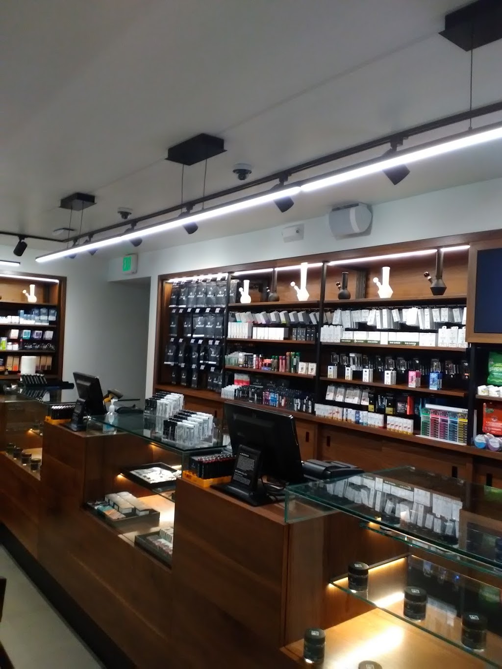 Urbn Leaf | Vista Cannabis Dispensary | 909 W Vista Way, Vista, CA 92083, USA | Phone: (760) 330-5078