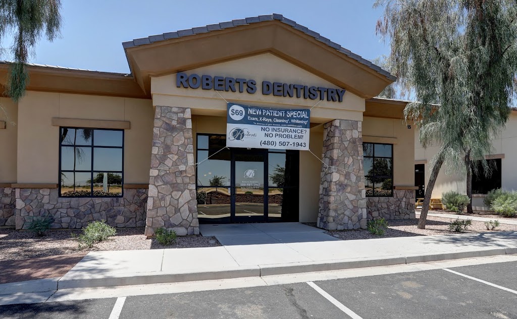 Roberts Dentistry | 4365 E Pecos Rd Ste 137, Gilbert, AZ 85297, USA | Phone: (480) 507-1943