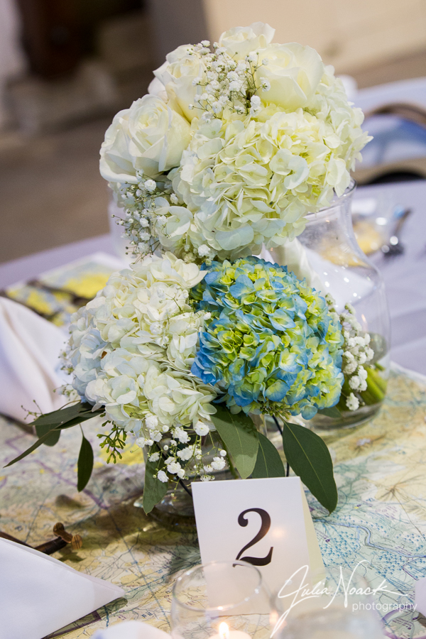 Off The Wall Florist | 10704 Tesshire Dr, St. Louis, MO 63123, USA | Phone: (314) 842-0888