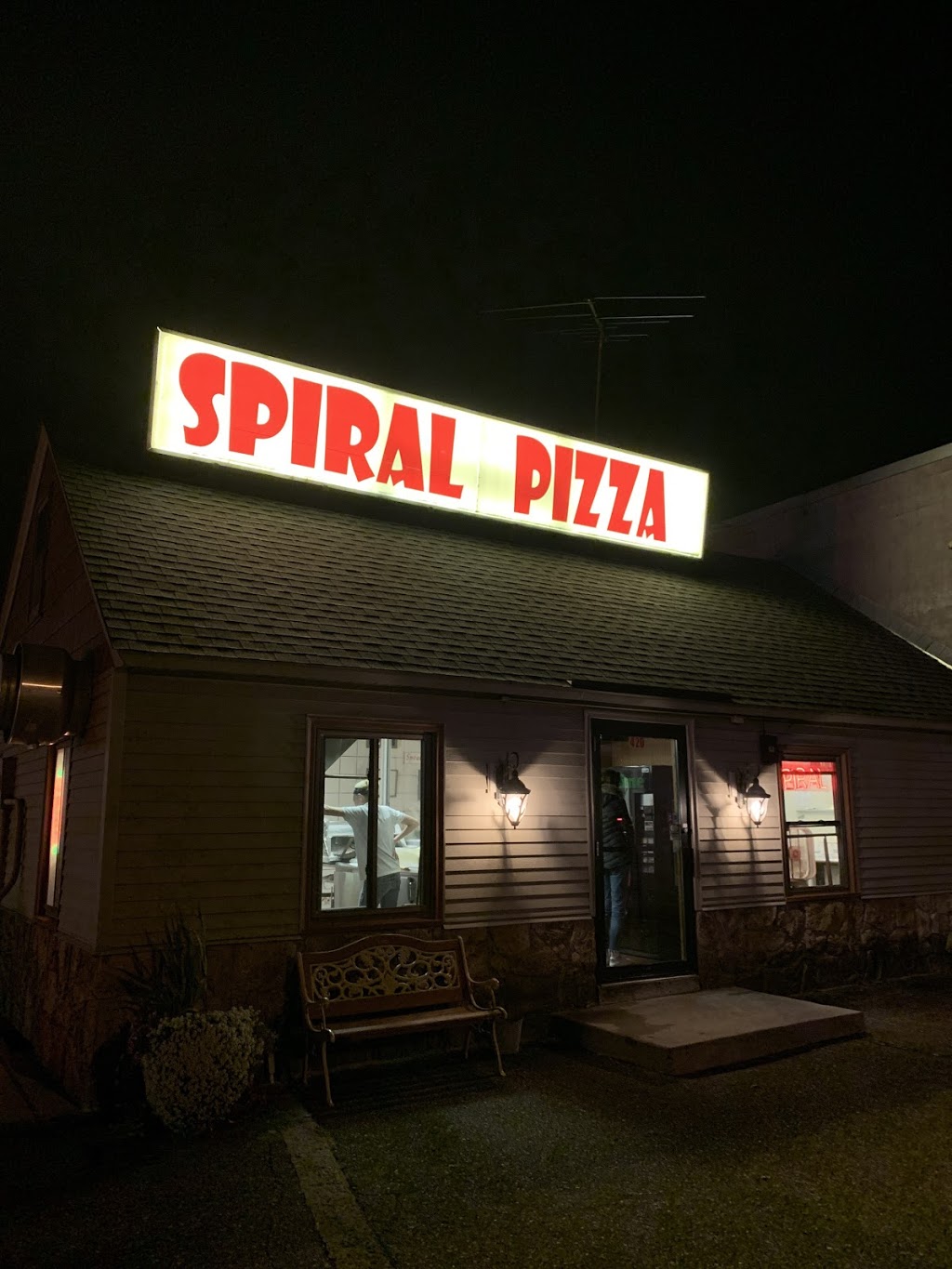 Spiral Pizza | 420 Vermillion St, Hastings, MN 55033, USA | Phone: (651) 437-5300