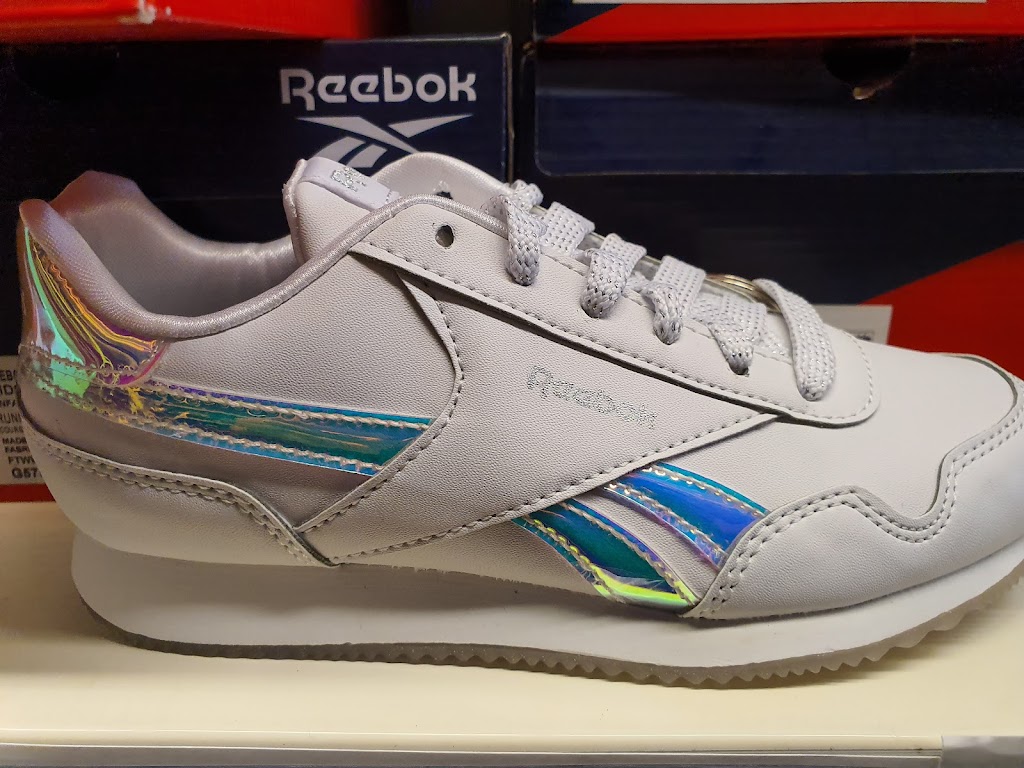 Reebok Outlet Store | 4015 I-35 #332, San Marcos, TX 78666, USA | Phone: (512) 396-5588