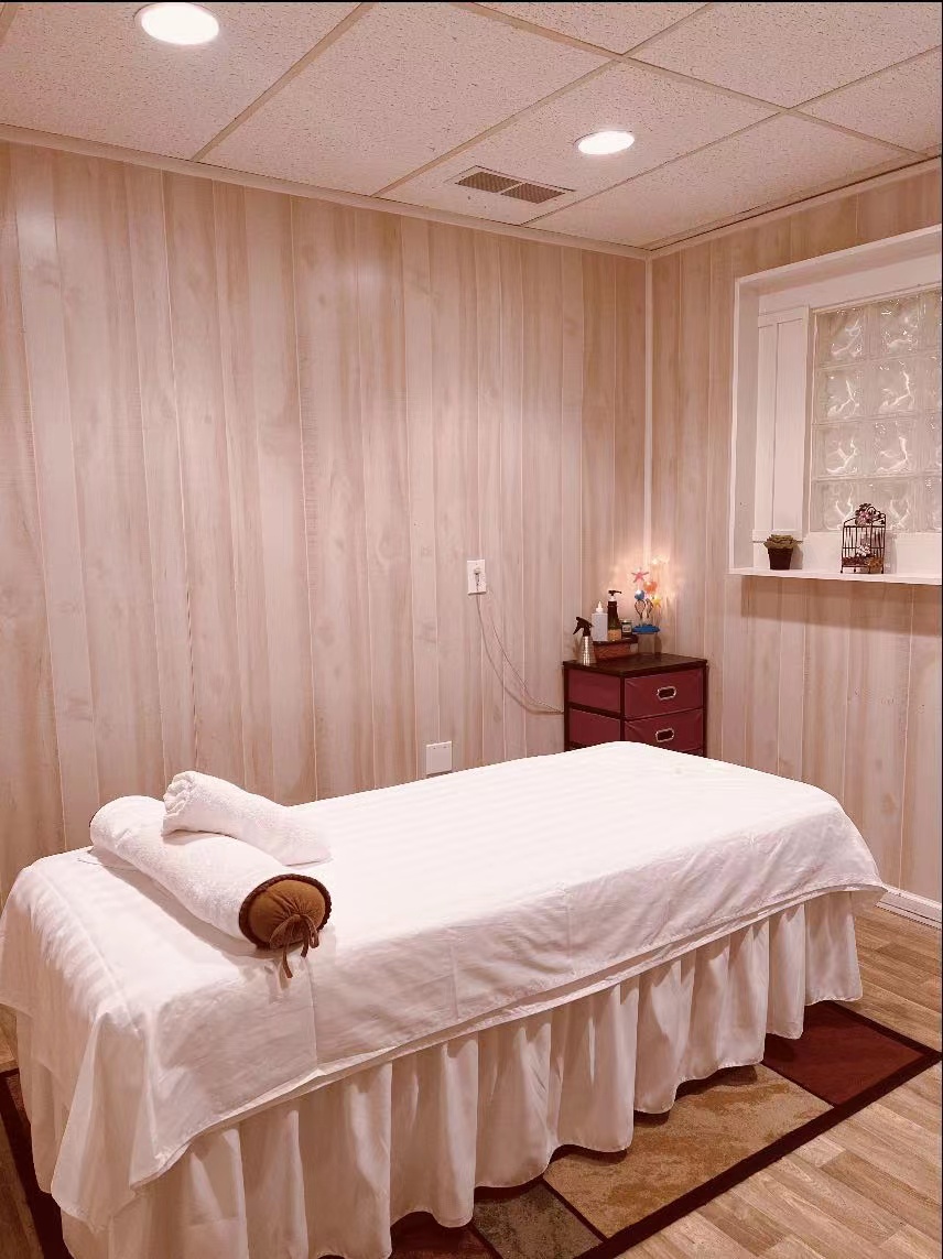 Bear Hug Massage & Spa | 2550 Brownsville Rd Suite 2, Rear, South Park Township, PA 15129, USA | Phone: (412) 440-3362