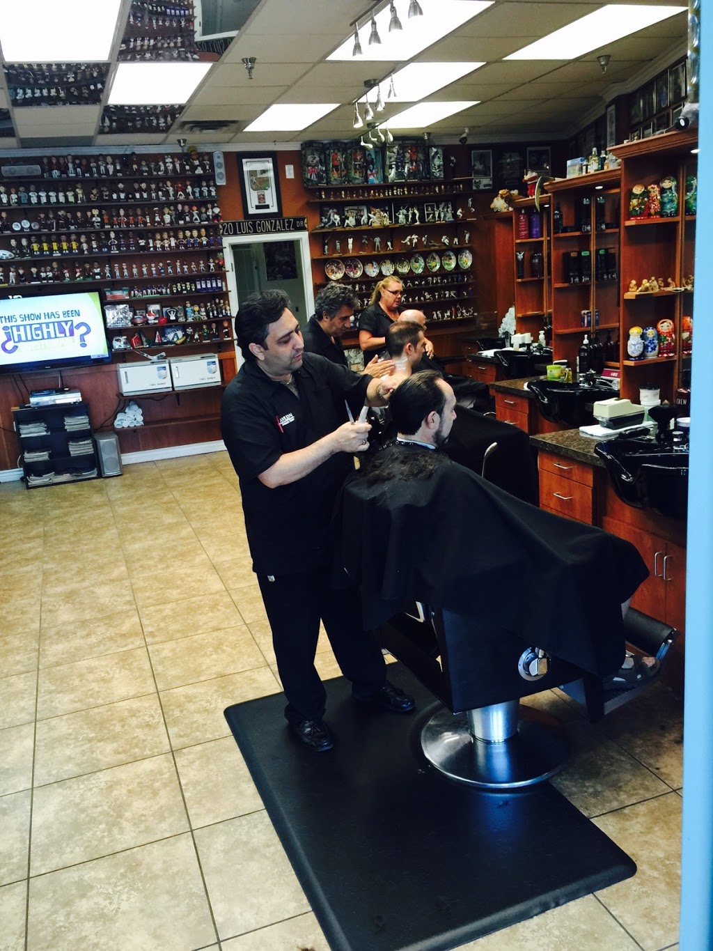 Pavilion Barber Shop | 8969 E Indian Bend Rd, Scottsdale, AZ 85250, USA | Phone: (480) 362-1715