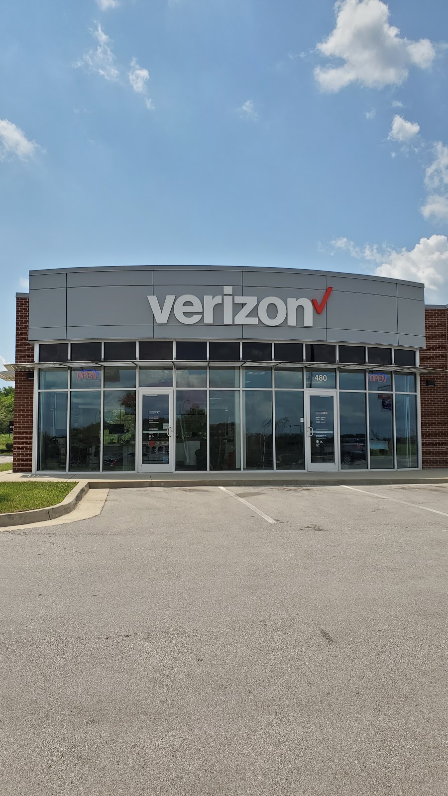 Verizon Authorized Retailer - Cellular Sales | 480 Bullion Blvd, Winchester, KY 40391, USA | Phone: (859) 745-1301