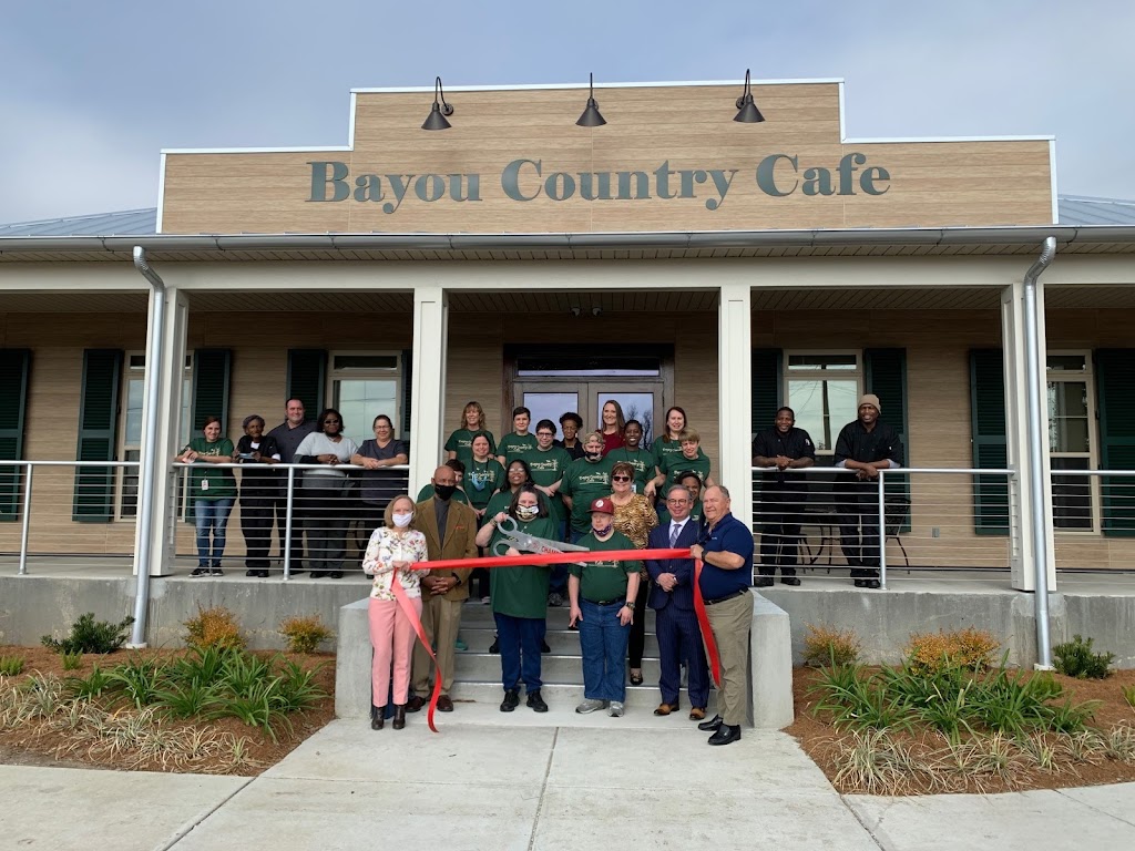 Bayou Country Cafe | 117 Moffet Rd, Houma, LA 70363, USA | Phone: (985) 851-2117