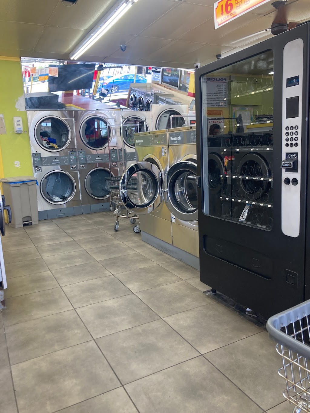 Lavanderia Coin Laundry | 457 W Holt Ave, Pomona, CA 91768, USA | Phone: (909) 469-4824