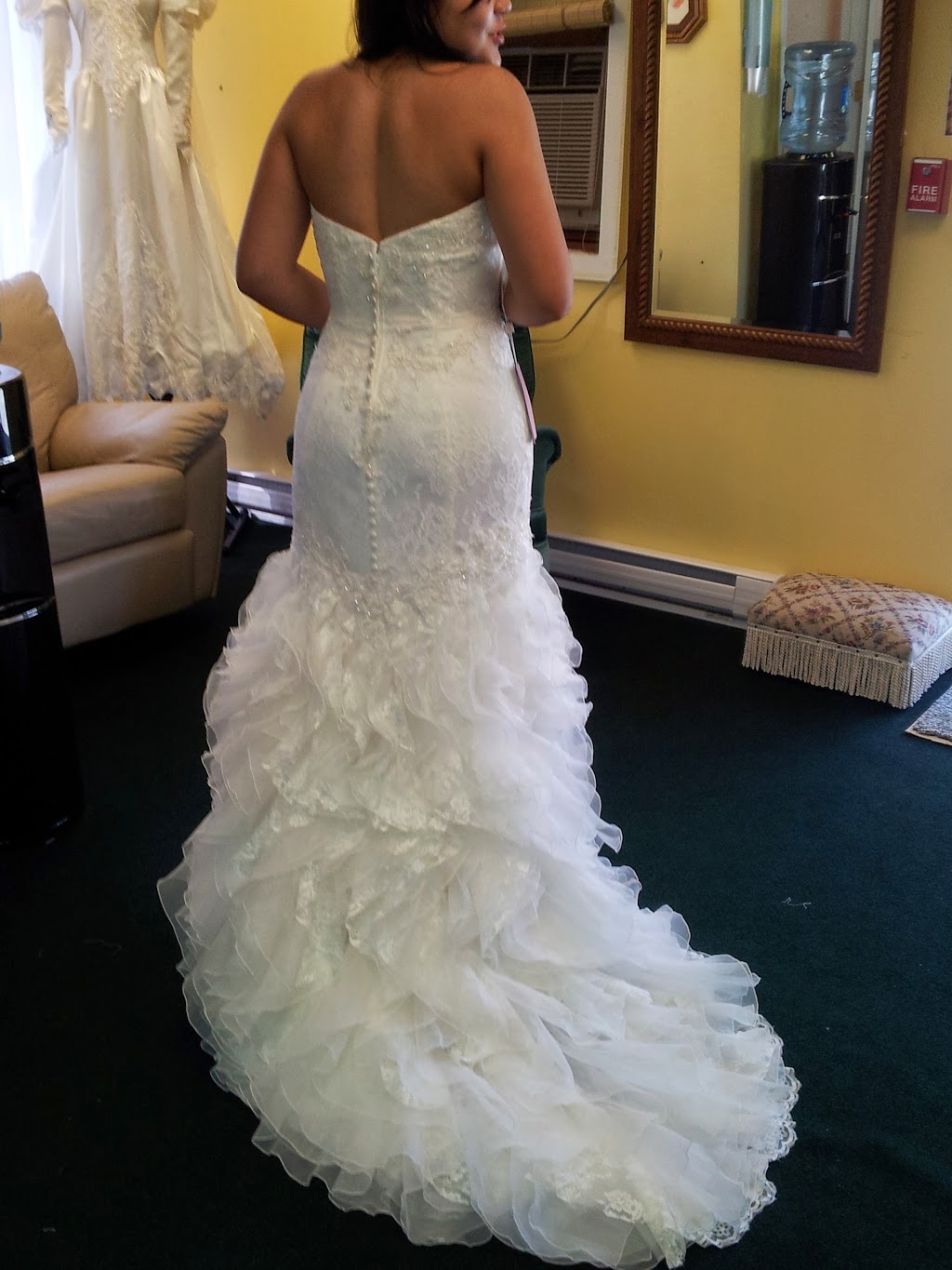 ELEGANT TAILOR (Wedding Dress Alterations)Now We Do Embroidery | 1242 Lakeview Ave, Dracut, MA 01826, USA | Phone: (978) 455-0378