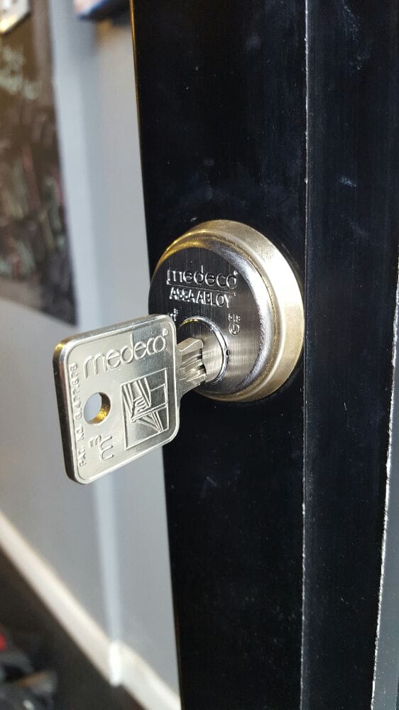 Elmont Lock & Key Inc | 1536 Hempstead Turnpike, Elmont, NY 11003, USA | Phone: (516) 765-6085