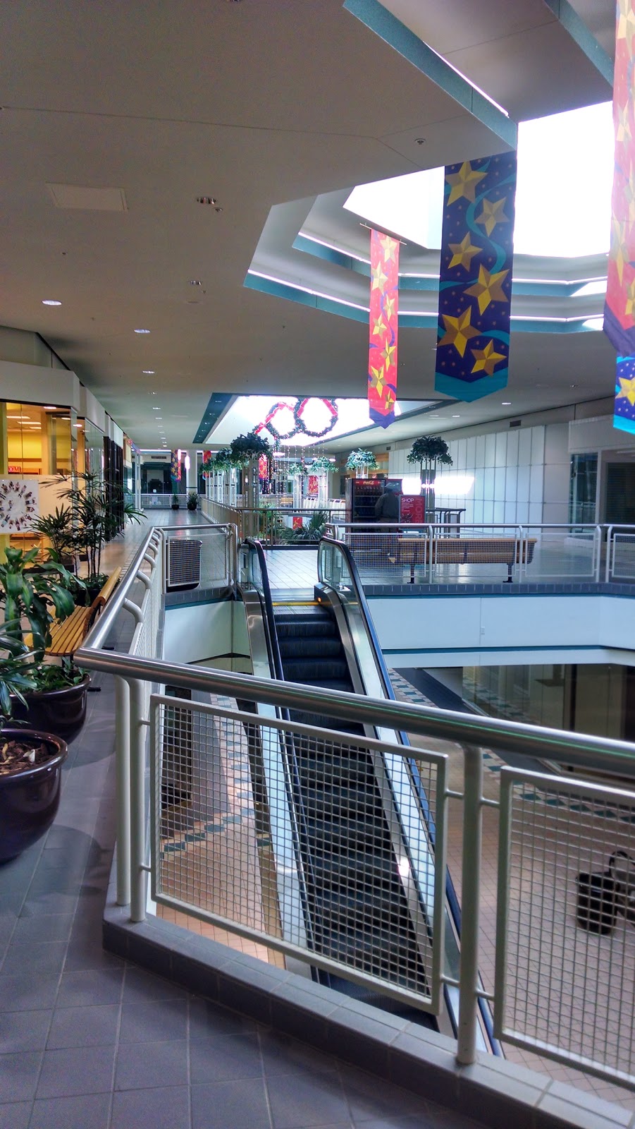 Oak Hollow Mall | 921 Eastchester Dr, High Point, NC 27262 | Phone: (336) 886-6255