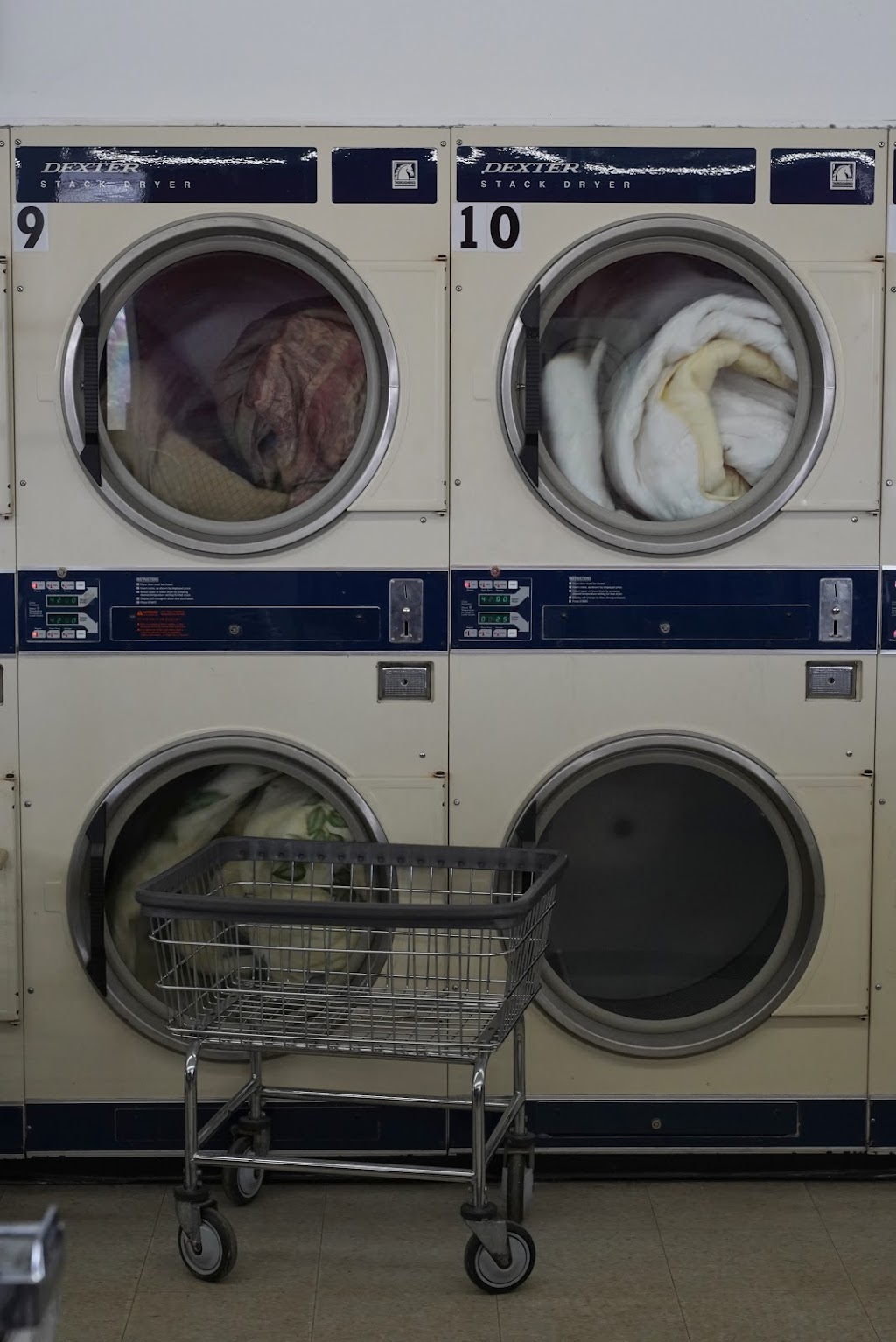 R7 Laundry | 369 Cesar E Chavez Ave, Pontiac, MI 48342, USA | Phone: (248) 481-8725