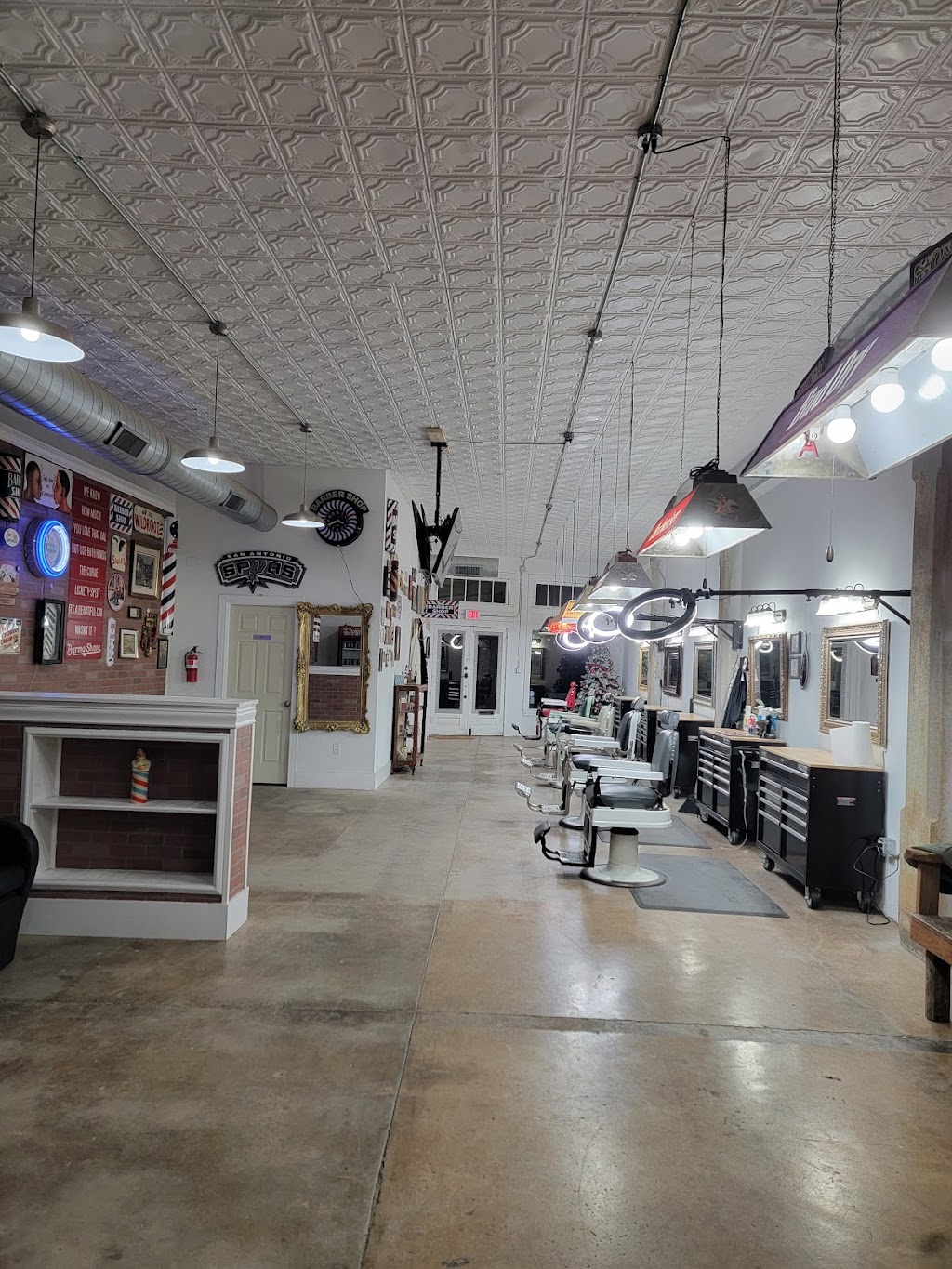 All Outs Barber Shop | 4500 S Flores St, San Antonio, TX 78214, USA | Phone: (210) 371-5264