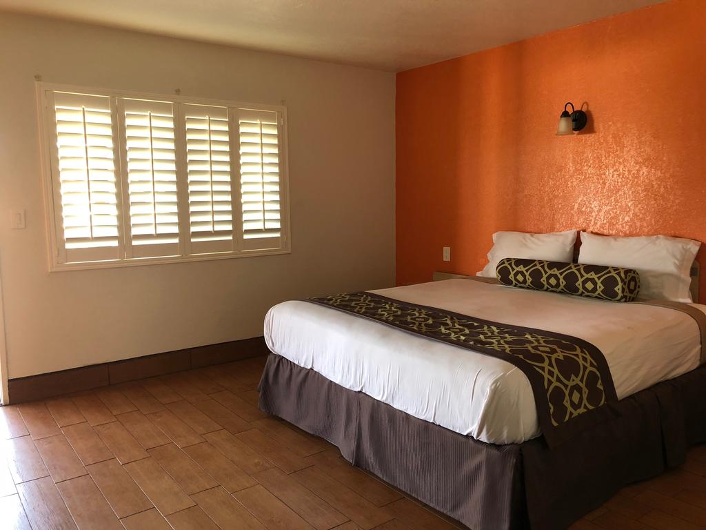 New American Inn & Suites | 3190 N Tustin St, Orange, CA 92865, USA | Phone: (714) 832-7876