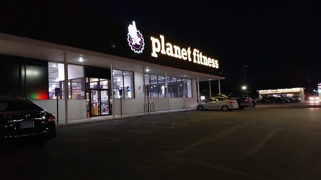 Planet Fitness | 401 E 4th Ave, Hutchinson, KS 67501, USA | Phone: (620) 860-0201