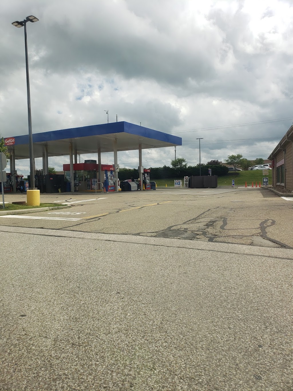 GetGo Gas Station & WetGo Car Wash | 773 Ambassador Dr, Wadsworth, OH 44281, USA | Phone: (330) 334-6081