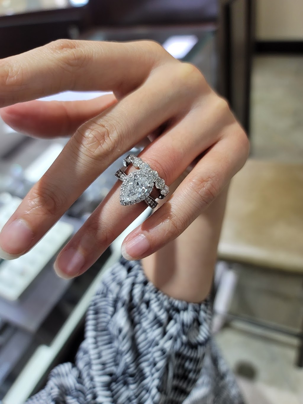 International Diamond Center | 320 S Alafaya Trail, Orlando, FL 32828, USA | Phone: (407) 770-5991