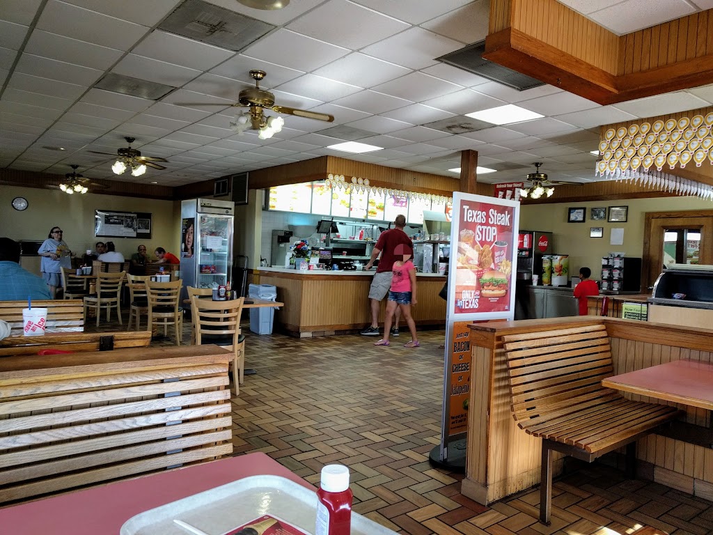 Dairy Queen | 223 S Main St, Pleasanton, TX 78064, USA | Phone: (830) 569-2441