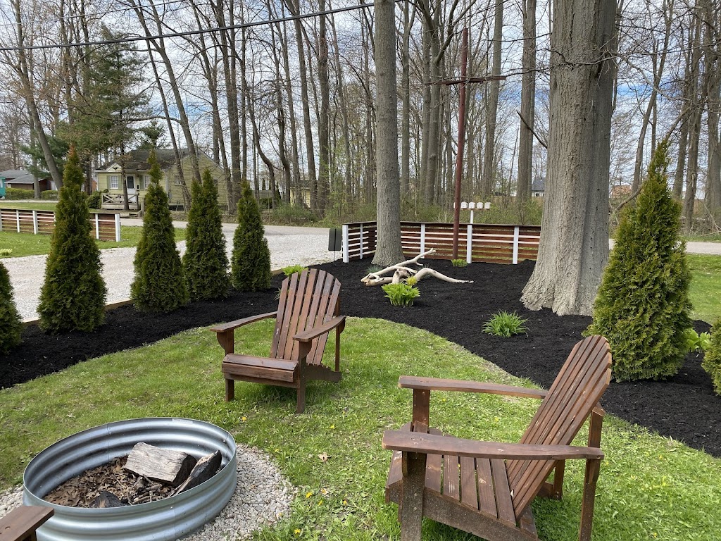 Hideaway Retreat | 5196 Fairfax Dr #5, Geneva, OH 44041, USA | Phone: (440) 361-3538