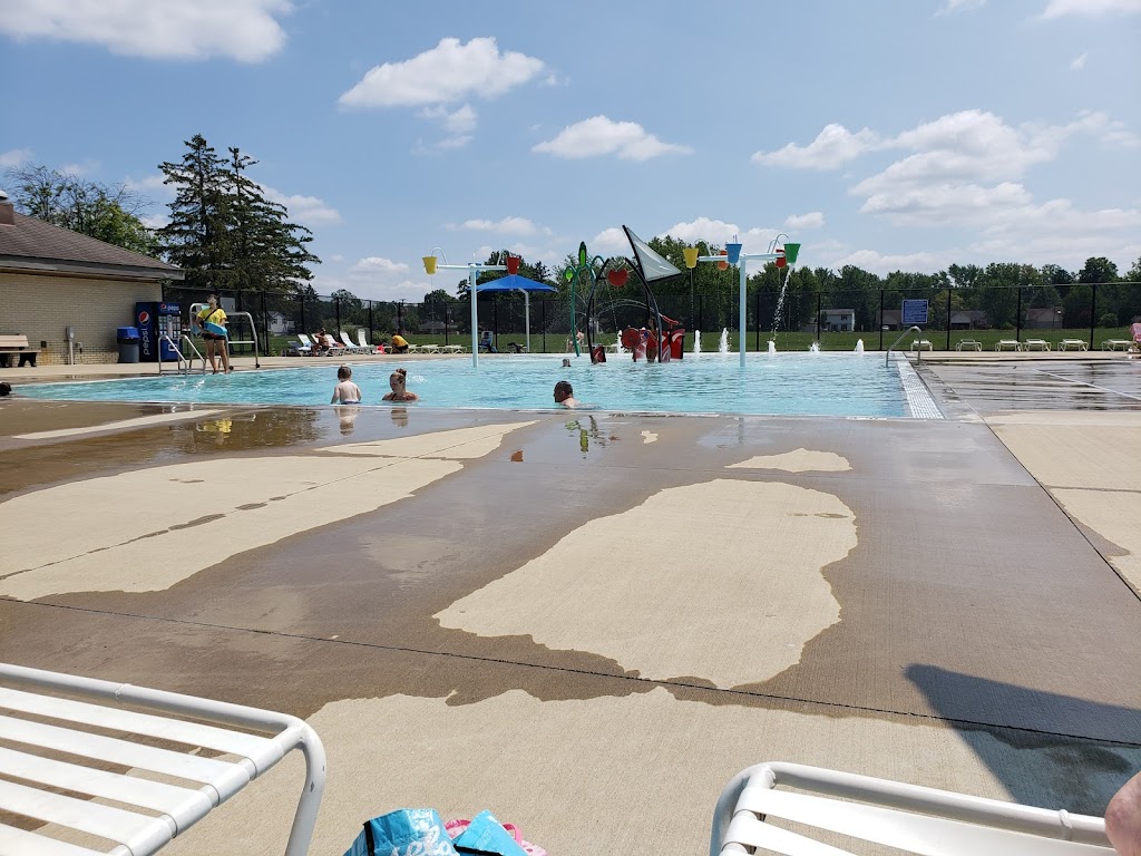 Clements Circle Splash Park | 9999 Harrison St, Livonia, MI 48150, USA | Phone: (734) 421-9800