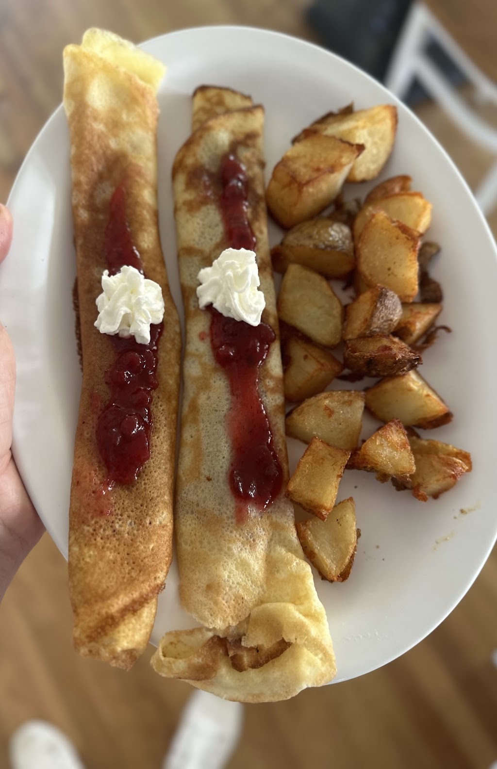 She Sings Cafe and Restaurant-Bar | 95 W Lake Rd, Mayville, NY 14757, USA | Phone: (716) 224-1090