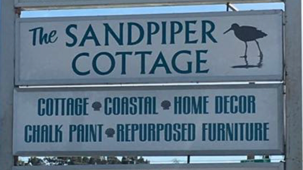 The Sandpiper Cottage | 2823 NE US Hwy 301 N, Ellenton, FL 34222, USA | Phone: (941) 212-4705