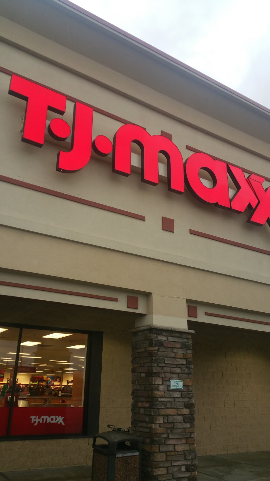 T.J. Maxx | 3670 McKinley Pkwy, Hamburg, NY 14219, USA | Phone: (716) 824-3465