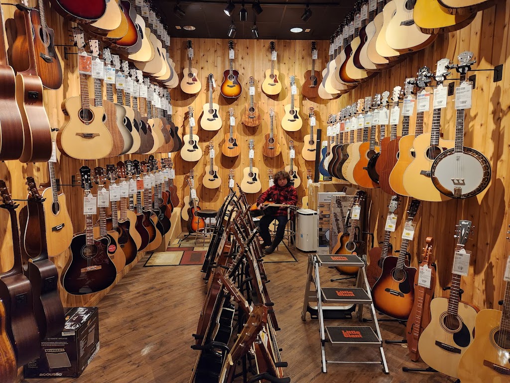 Guitar Center | 3385 Union Rd Suite 300, Cheektowaga, NY 14225, USA | Phone: (716) 681-6282