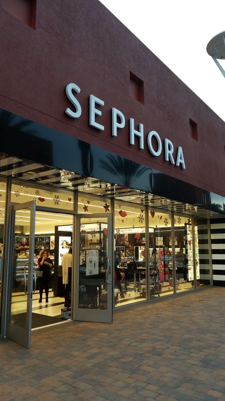 SEPHORA | 2999 El Camino Real, Tustin, CA 92782, USA | Phone: (714) 669-7746