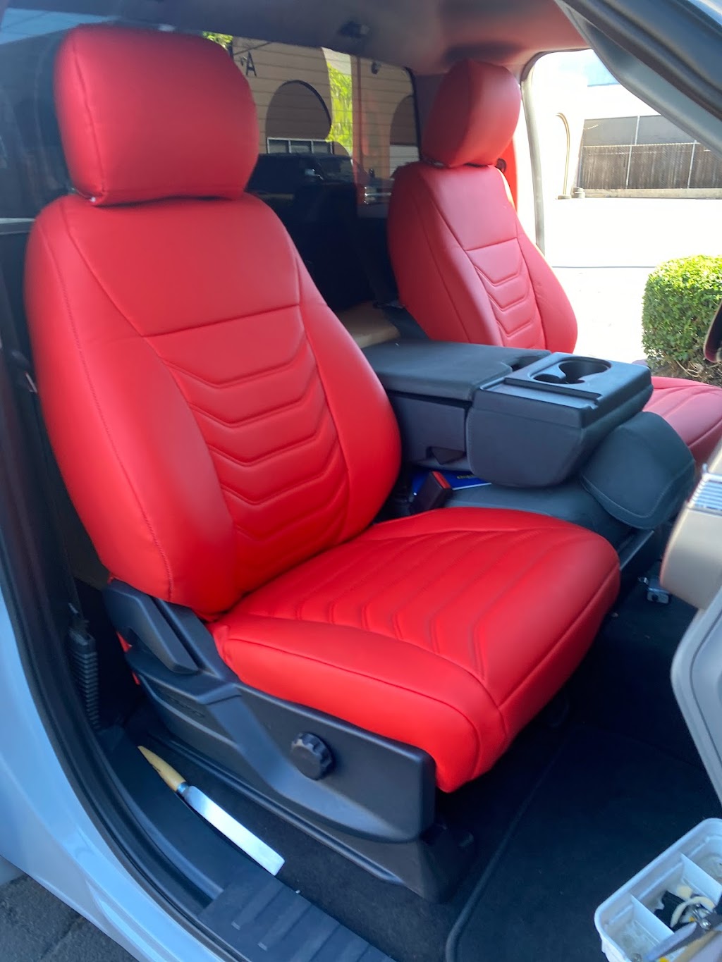 J&E Seat Covers | 637 W Valencia Dr Unit A, Fullerton, CA 92832 | Phone: (714) 386-0131