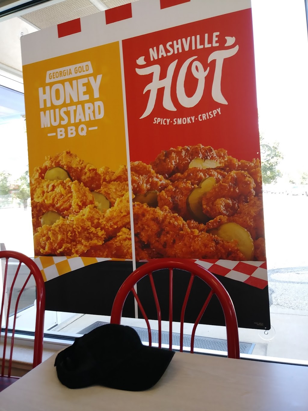 KFC | 2200 Green Bay Rd, North Chicago, IL 60064, USA | Phone: (847) 473-4258