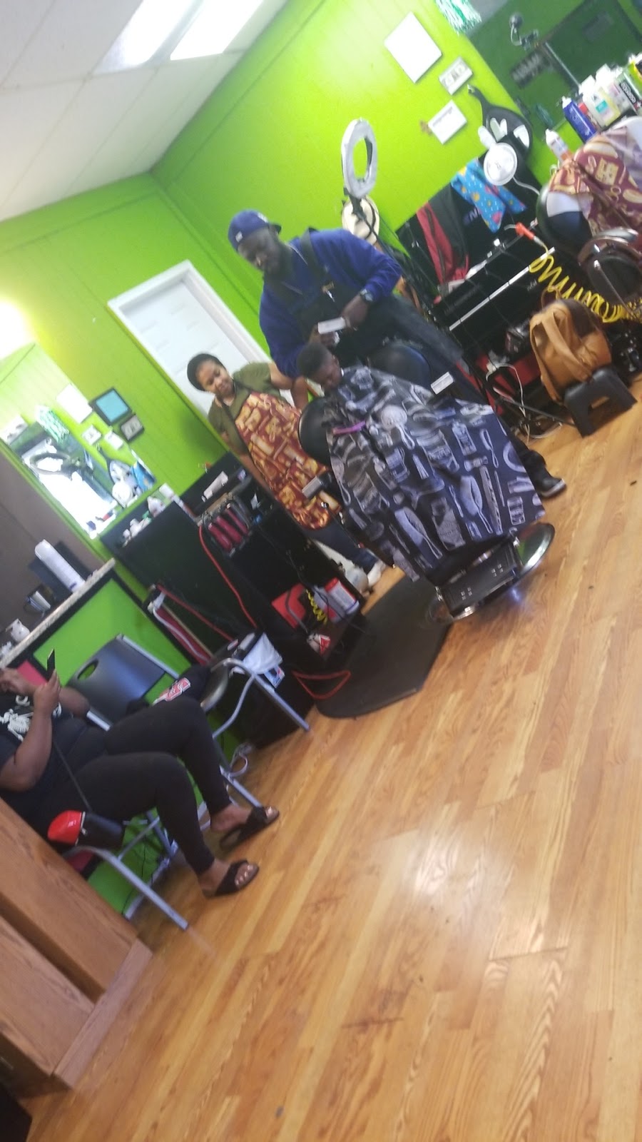 Textures Barber Shop | 7300 Parkway Dr, Leeds, AL 35094, USA | Phone: (205) 447-3291