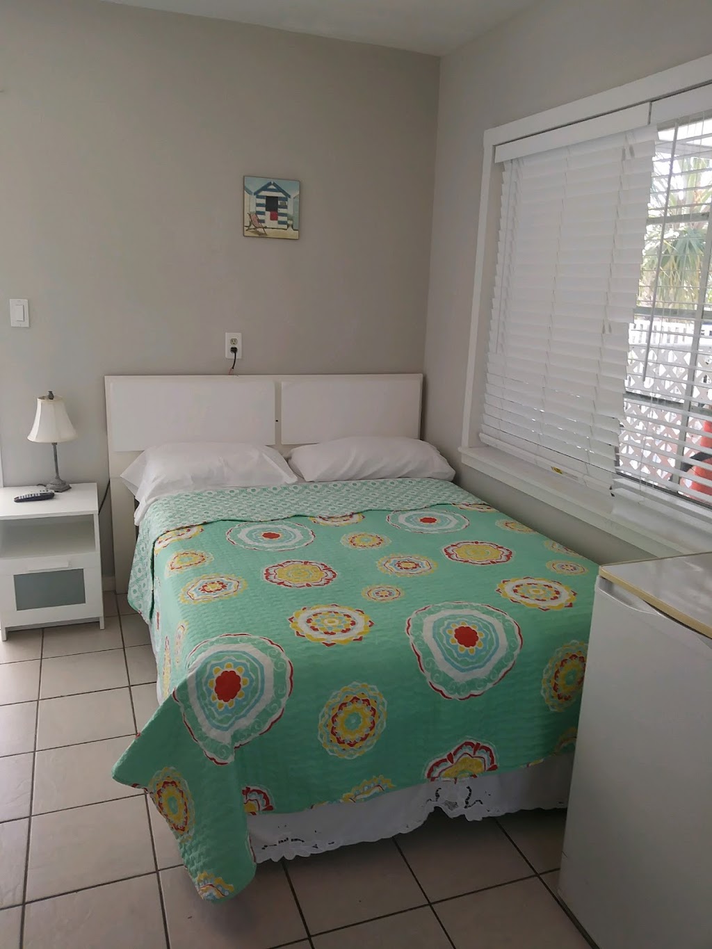 Tropical Sky Ranch Motel | 333 Coronado Dr, Clearwater Beach, FL 33767, USA | Phone: (727) 442-9002