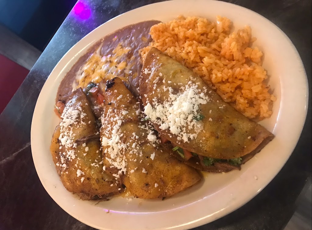 La Choza Los Lara’s | 411 Walker St, Woodbine, IA 51579, USA | Phone: (712) 647-2020