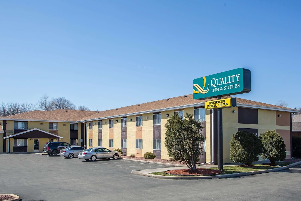 Quality Inn & Suites | 2433 W Washington St, West Bend, WI 53095 | Phone: (262) 335-6788