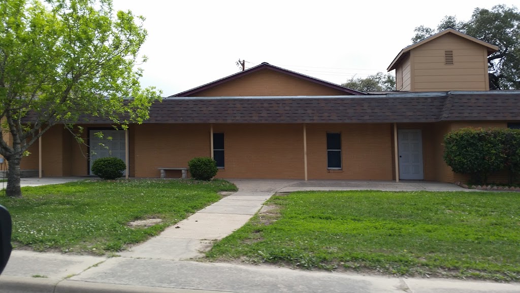 Betania Baptist Mission | 404 E Hondo Ave, Devine, TX 78016, USA | Phone: (325) 617-6504