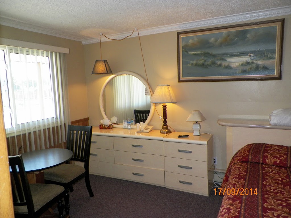 Sun Parlor Motel | 135 Talbot St W, Leamington, ON N8H 1N2, Canada | Phone: (519) 326-6131