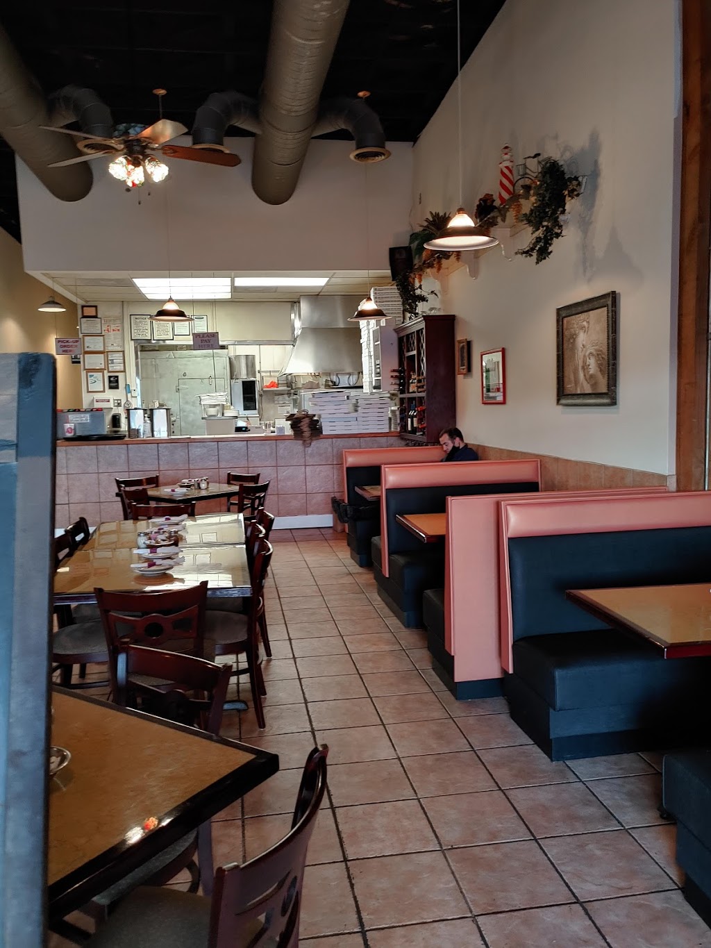 Luigis Italian Cafe | 220 E Main St, Royse City, TX 75189 | Phone: (972) 636-3600